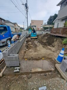 外構のリフォーム・フェンスと人工芝とポーチテラス施工事例（那須塩原市）